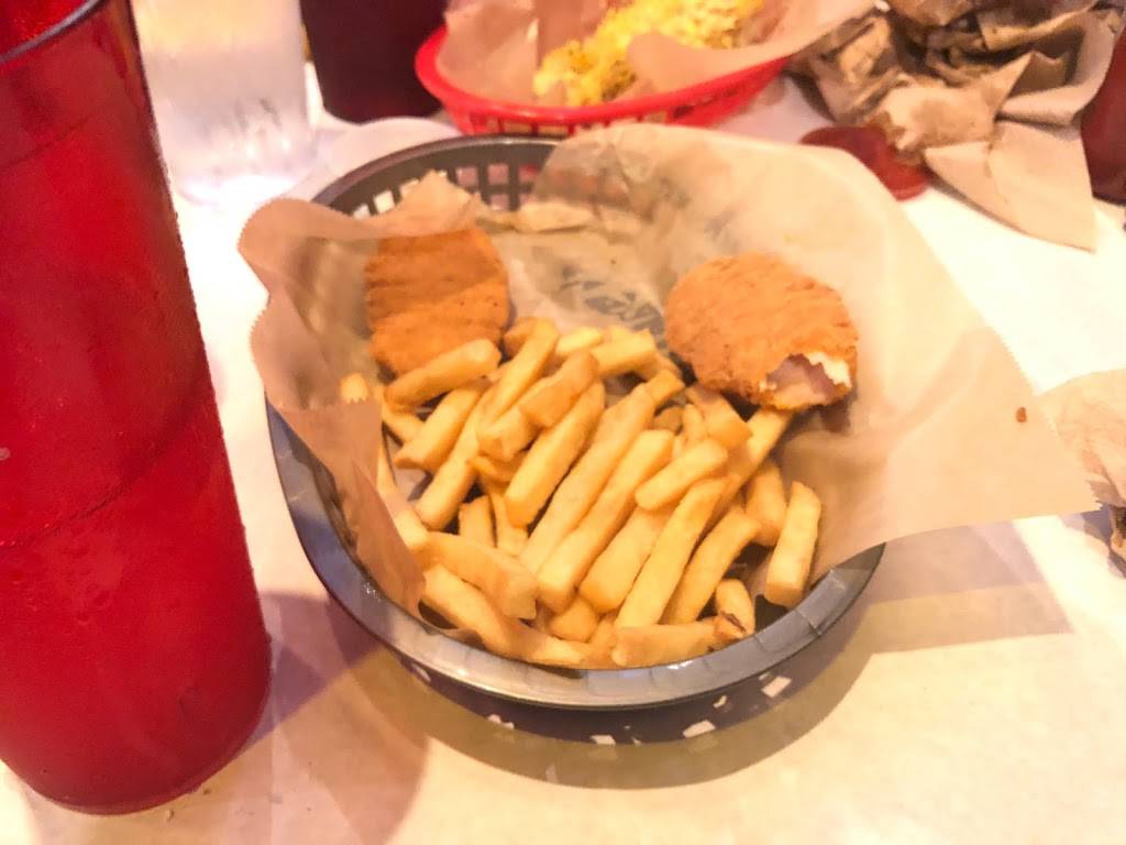 Hooked on Crab | restaurant | 872 Eastlake Pkwy #510, Chula Vista, CA 91915, USA | 6197379117 OR +1 619-737-9117