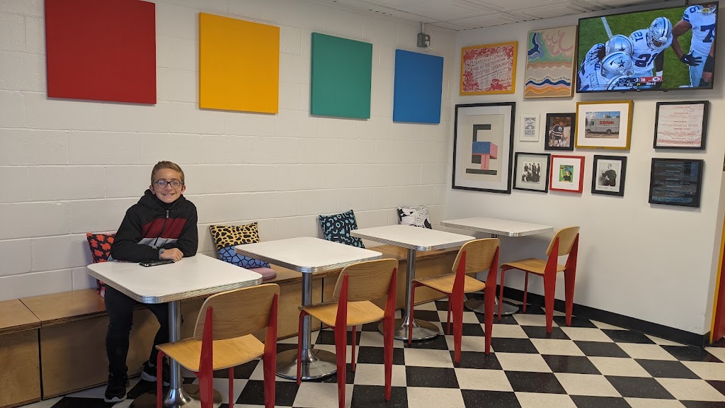 Zonk Burger | restaurant | 2919 Race St, Fort Worth, TX 76111, USA | 8173498646 OR +1 817-349-8646