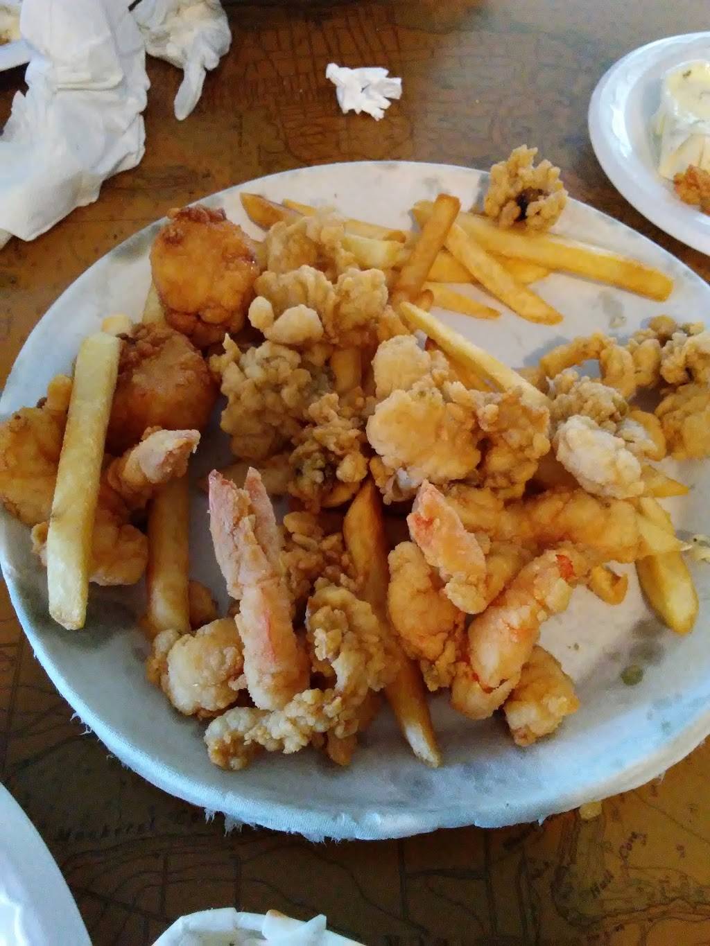 Genes Famous Seafoods | restaurant | 146 Huttleston Ave, Fairhaven, MA 02719, USA | 5089965127 OR +1 508-996-5127