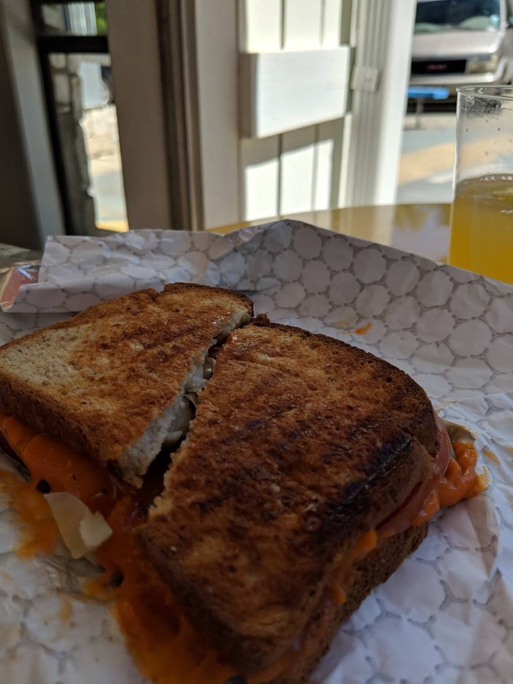 Vittles Market & Eatery | restaurant | 14015 Ranch Rd 12 #1, Wimberley, TX 78676, USA | 5125202532 OR +1 512-520-2532