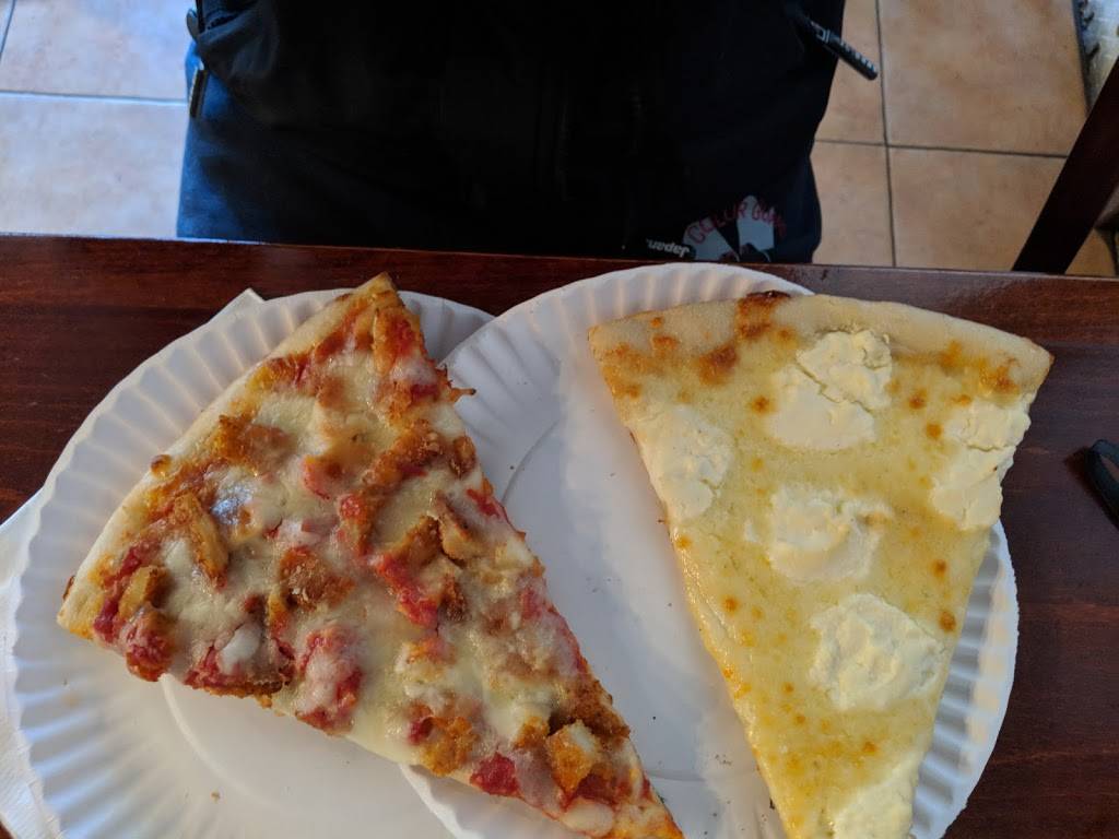 Alessandros Trattoria E Pizzeria | restaurant | 157 Terrace St, Haworth, NJ 07641, USA | 2013858544 OR +1 201-385-8544