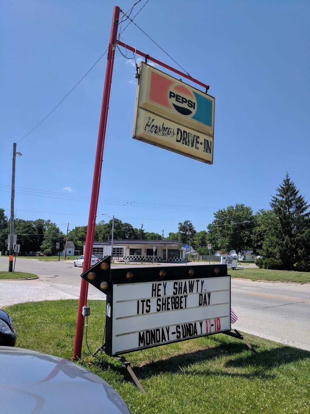 Hersheys Drive In | restaurant | 900 E 2nd St, Veedersburg, IN 47987, USA | 7652942296 OR +1 765-294-2296