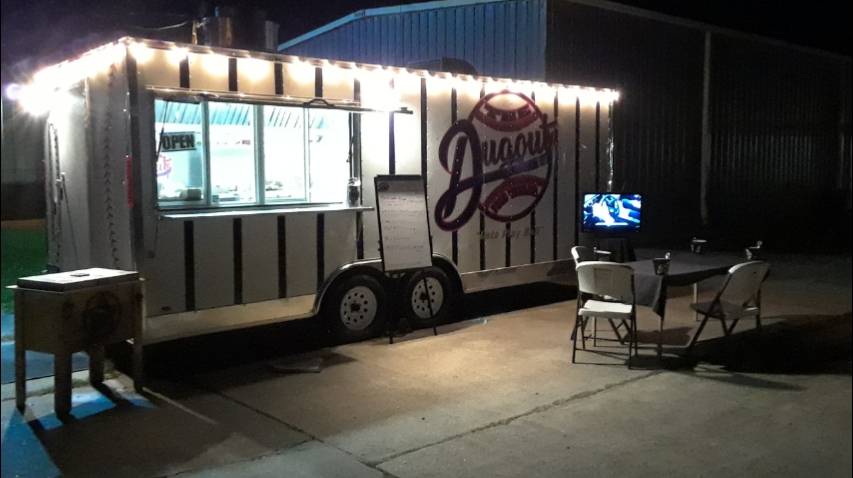 The Dugout Food Trailer | restaurant | 505 N Navarro St, Victoria, TX 77901, USA | 3612203980 OR +1 361-220-3980
