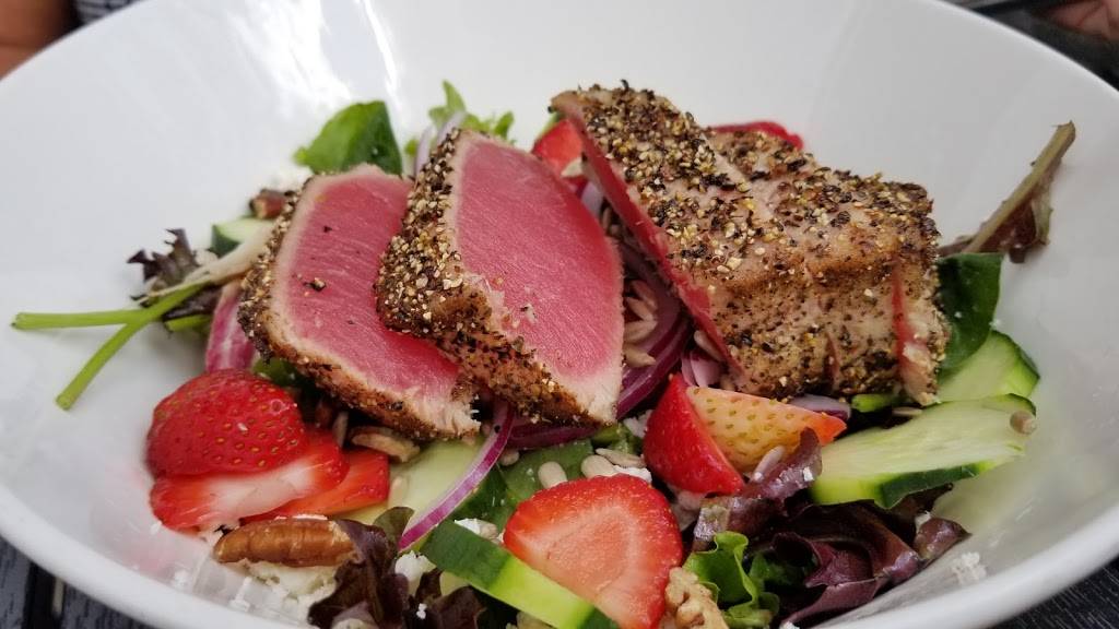 Market Place | restaurant | 33 Mill Plain Rd, Danbury, CT 06811, USA | 2036165836 OR +1 203-616-5836