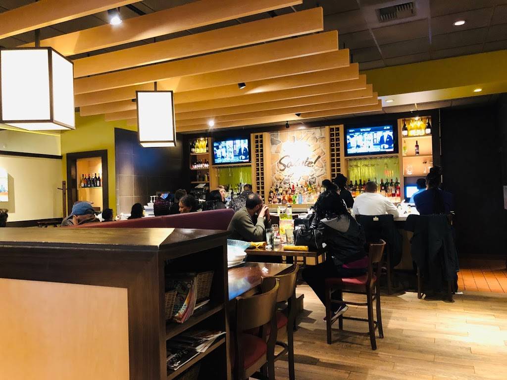 Olive Garden Italian Restaurant | meal takeaway | 1681 Ritchie Station Ct, Capitol Heights, MD 20743, USA | 3013242133 OR +1 301-324-2133