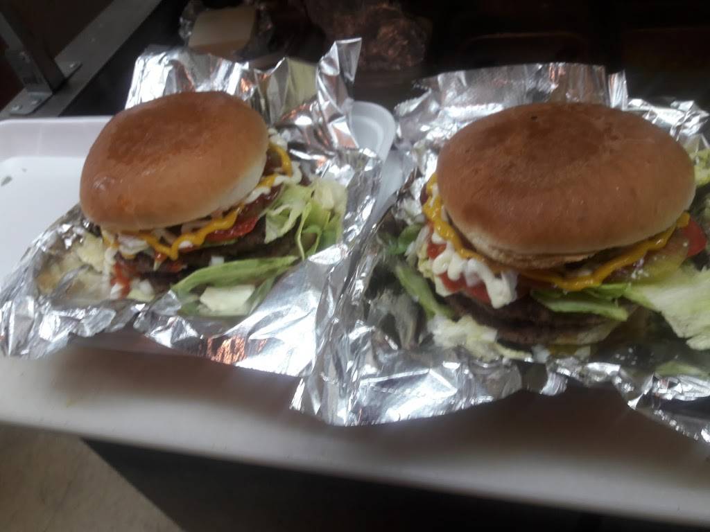 3 Flags Grill & Ice Cream | restaurant | 461 E Shelby Dr, Memphis, TN 38109, USA | 9016724443 OR +1 901-672-4443