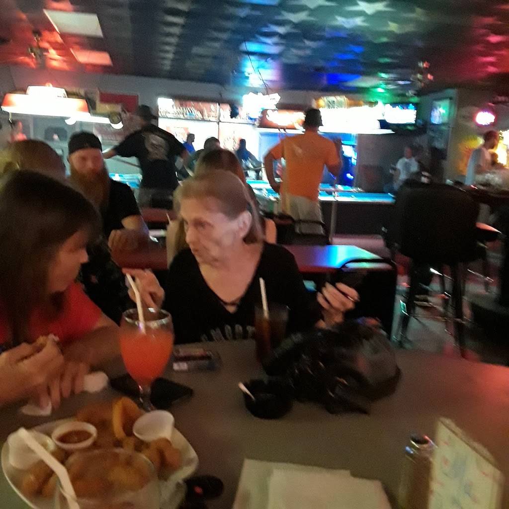 B Js Grill | restaurant | 2001 Moody Rd, Warner Robins, GA 31088, USA | 4789221598 OR +1 478-922-1598