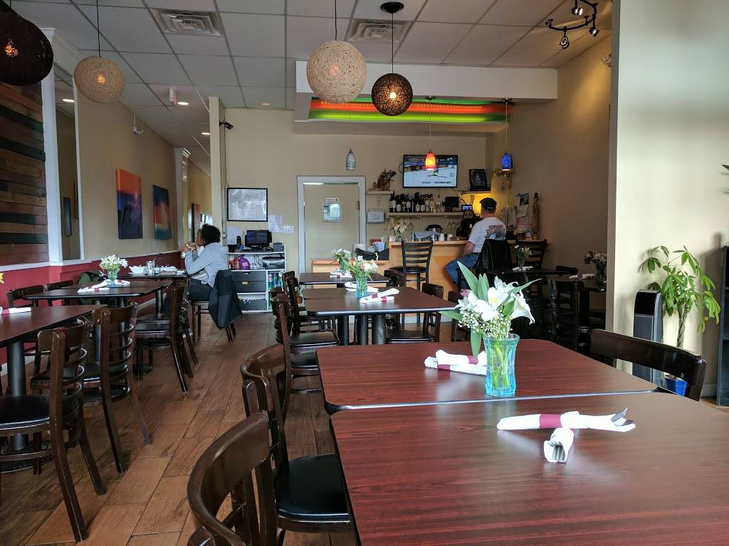 Lucky Thai Restaurant | restaurant | 240 W Broad St, Falls Church, VA 22046, USA | 5714056672 OR +1 571-405-6672