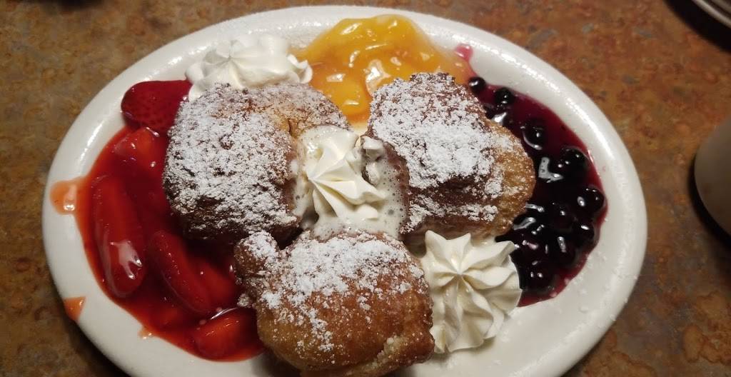 Huckleberrys | restaurant | 222 E Bullard Ave, Fresno, CA 93710, USA | 5594409045 OR +1 559-440-9045