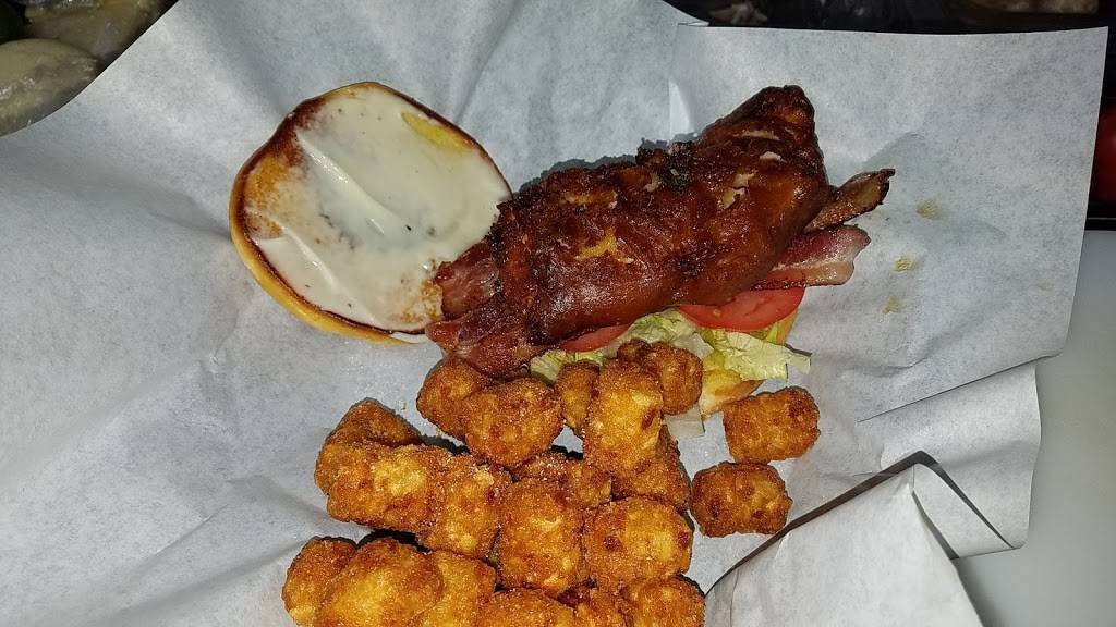 Rail House Bar & Grill | restaurant | 415 Railroad Ave, Round Lake, IL 60073, USA | 8478867245 OR +1 847-886-7245