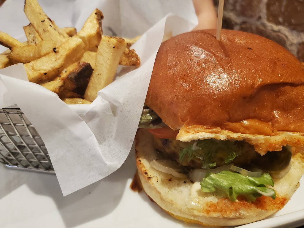 Lake Bottom Brewery & Distillery | restaurant | 105 E Main St, Visalia, CA 93291, USA | 5597542757 OR +1 559-754-2757