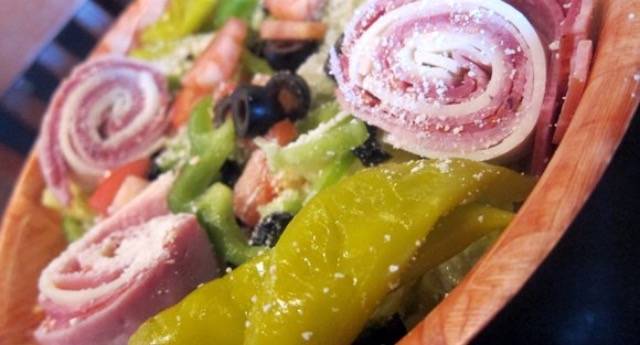 Mineos Pizza & Wings | meal delivery | 330 Mayfield Dr A-11, Franklin, TN 37067, USA | 6157717911 OR +1 615-771-7911