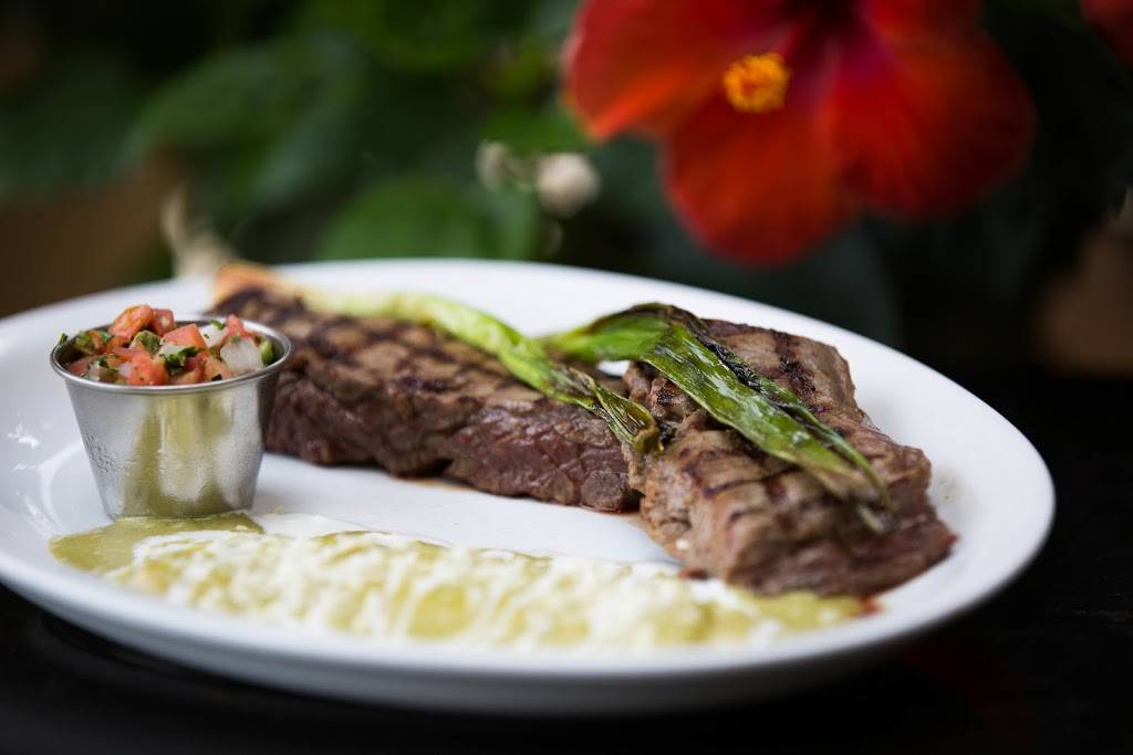 El Mirasol At Alon | restaurant | 10003 NW Military Hwy #2107, San Antonio, TX 78231, USA | 2105928576 OR +1 210-592-8576