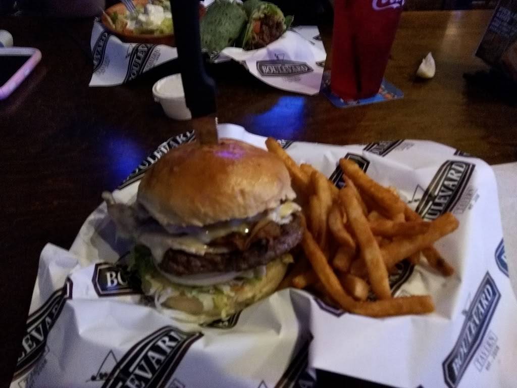 Boulevard Tavern | night club | 12220 Towne Lake Dr, Fort Myers, FL 33913, USA | 2395617444 OR +1 239-561-7444