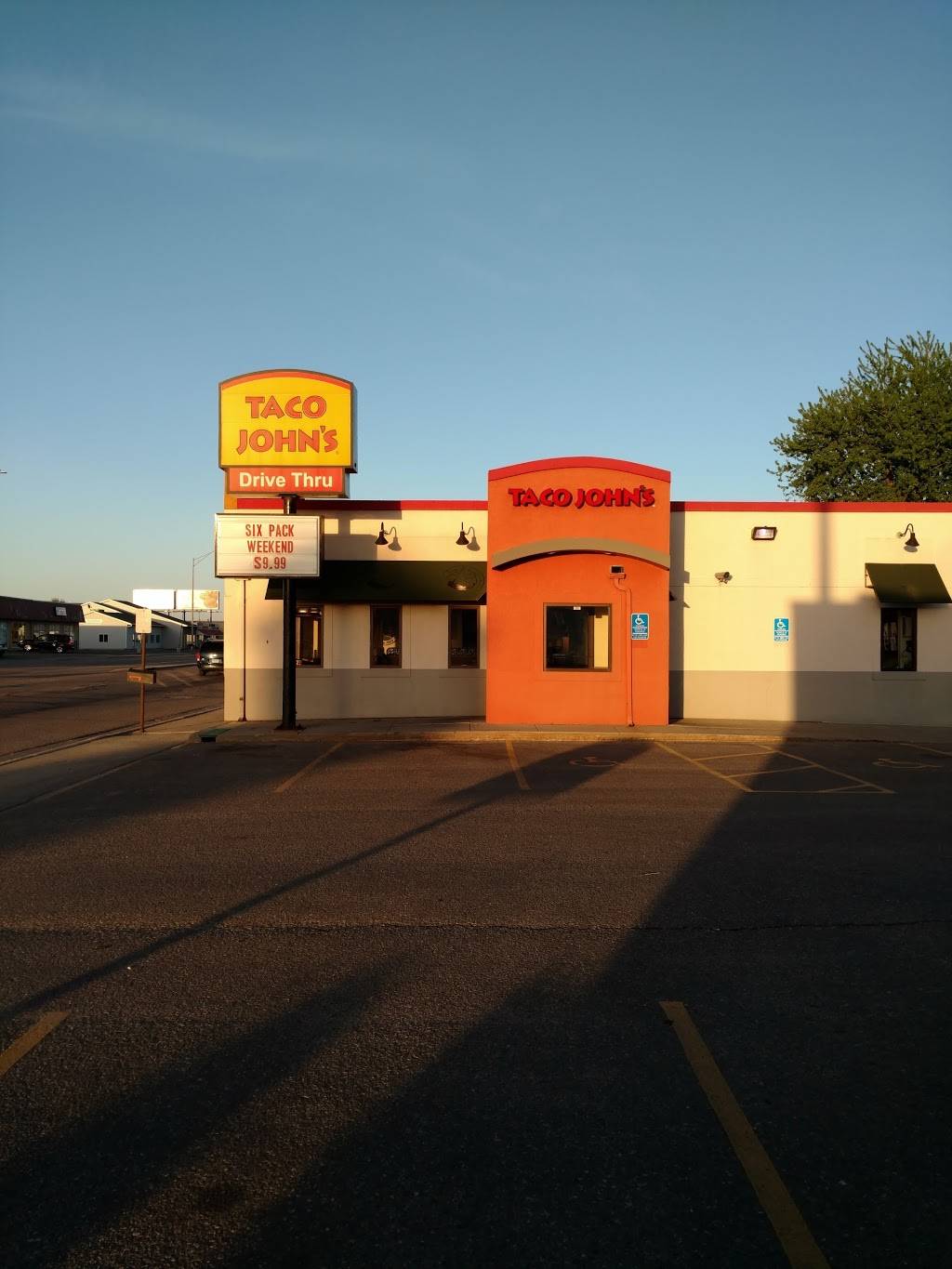 Taco Johns | restaurant | 1444 Oxford St, Worthington, MN 56187, USA | 5073766661 OR +1 507-376-6661