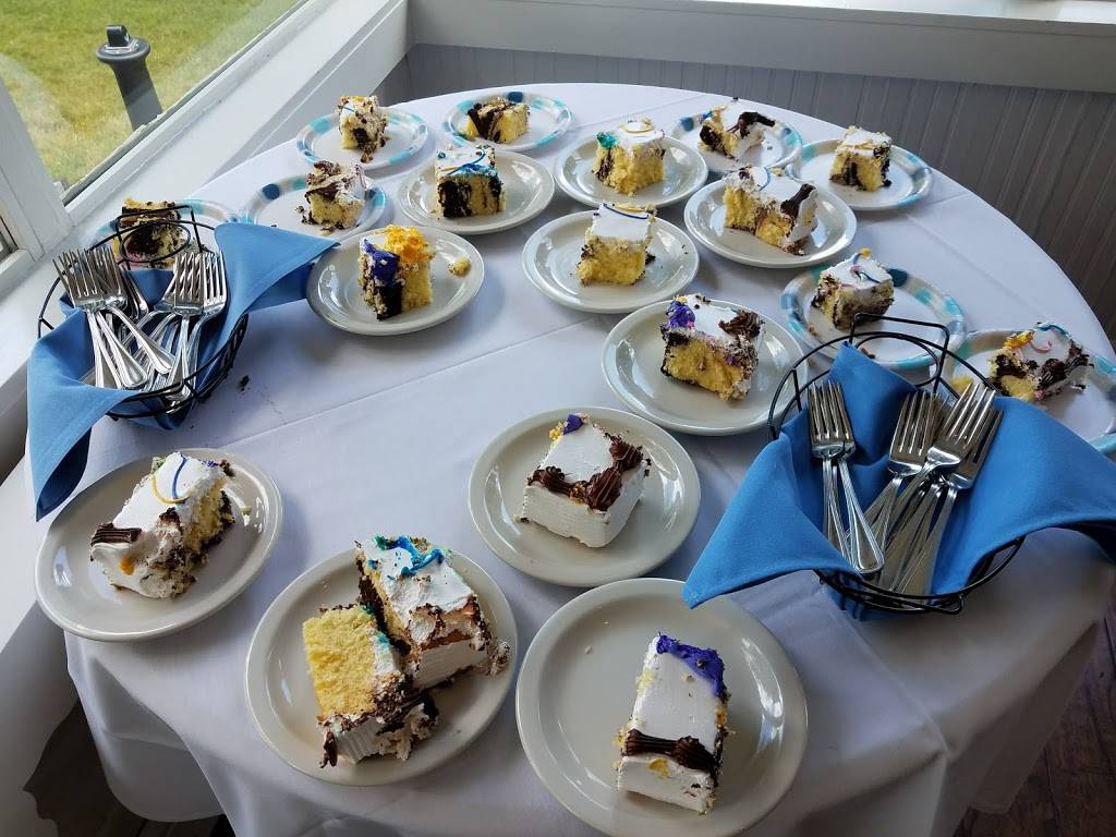 Clifford Lake Inn | restaurant | 561 Clifford Lake Dr NW, Stanton, MI 48888, USA | 9898315151 OR +1 989-831-5151