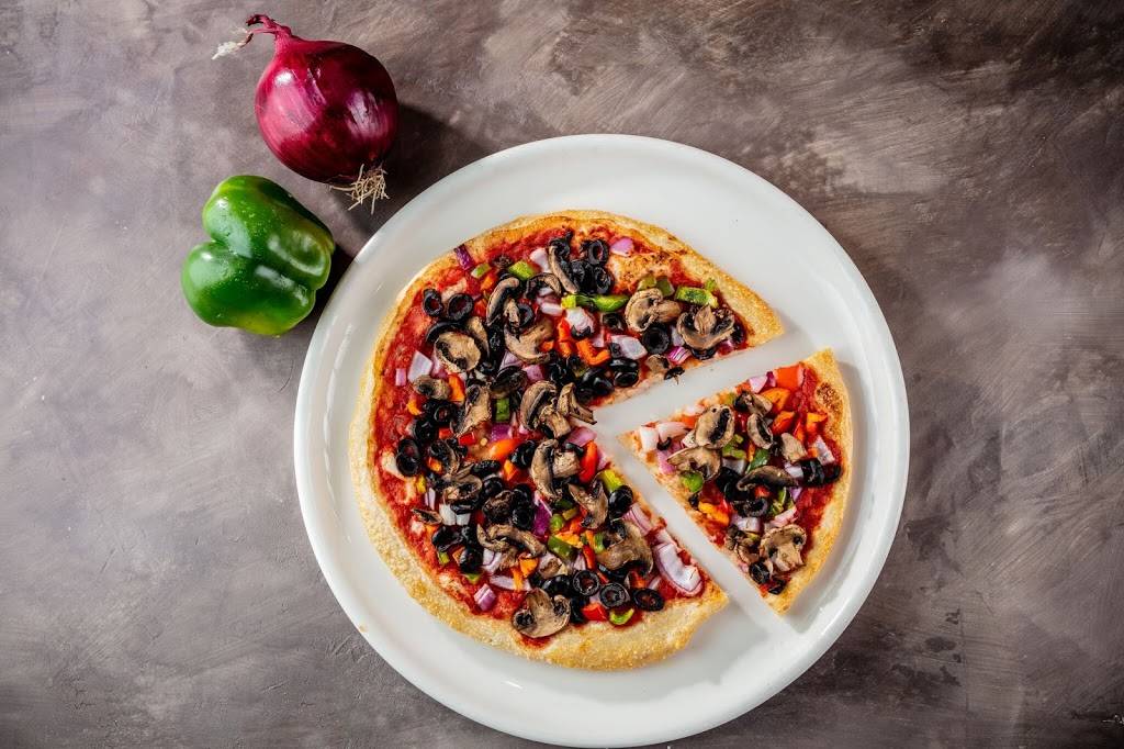 Mamas Famous NY Pizza | restaurant | 1001 Wynmoor Cir, Coconut Creek, FL 33066, USA | 9549692825 OR +1 954-969-2825