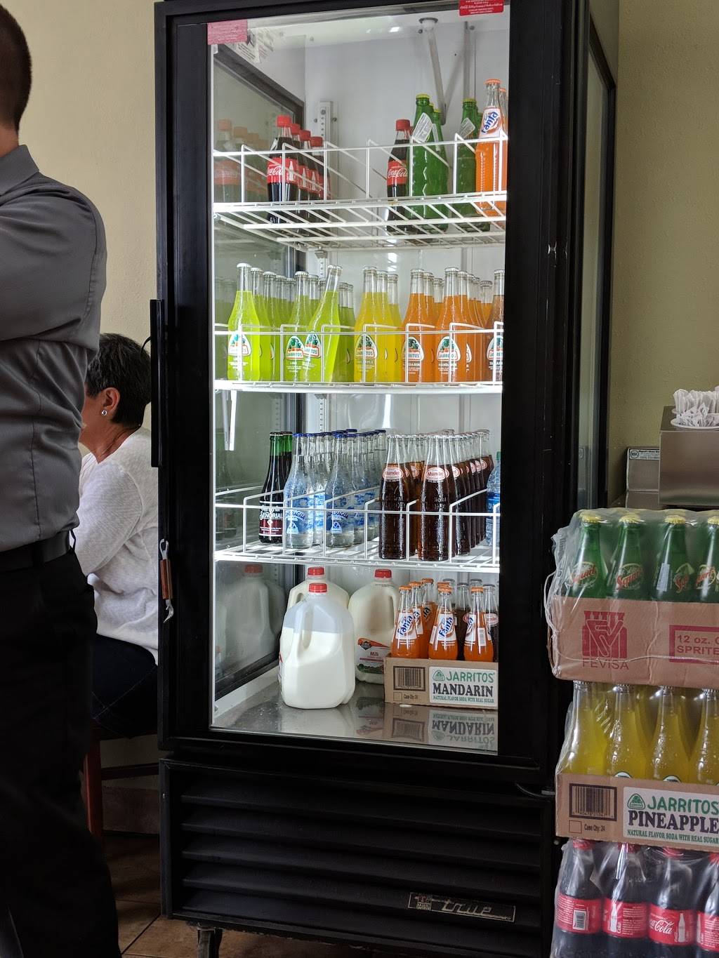 Taqueria El Tapatio Mexican Grill | restaurant | 2501 W Victory Blvd, Burbank, CA 91505, USA | 8188455561 OR +1 818-845-5561