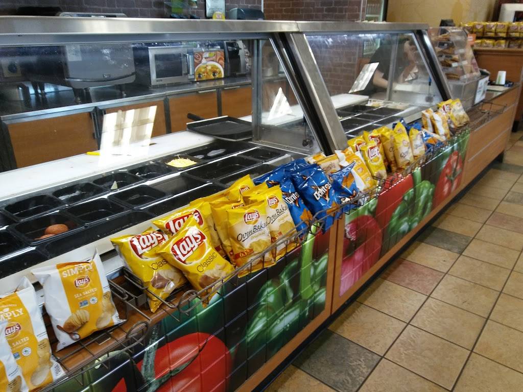 Subway | restaurant | 206 Thompson St, Hendersonville, NC 28792, USA | 8286969266 OR +1 828-696-9266