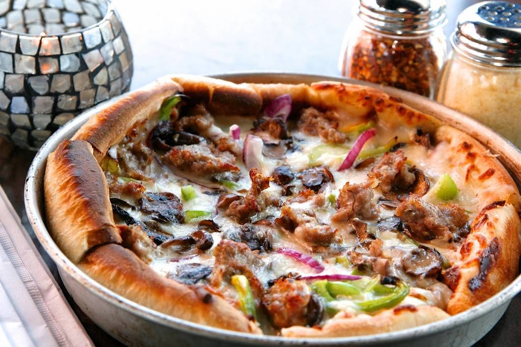 The Beetle Bar and Grill | restaurant | 2532 W Chicago Ave, Chicago, IL 60622, USA | 7733840701 OR +1 773-384-0701