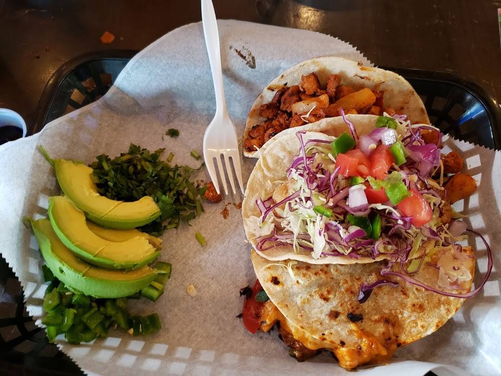 Little Shack | restaurant | 5360 N Mesa St, El Paso, TX 79912, USA | 9153211562 OR +1 915-321-1562