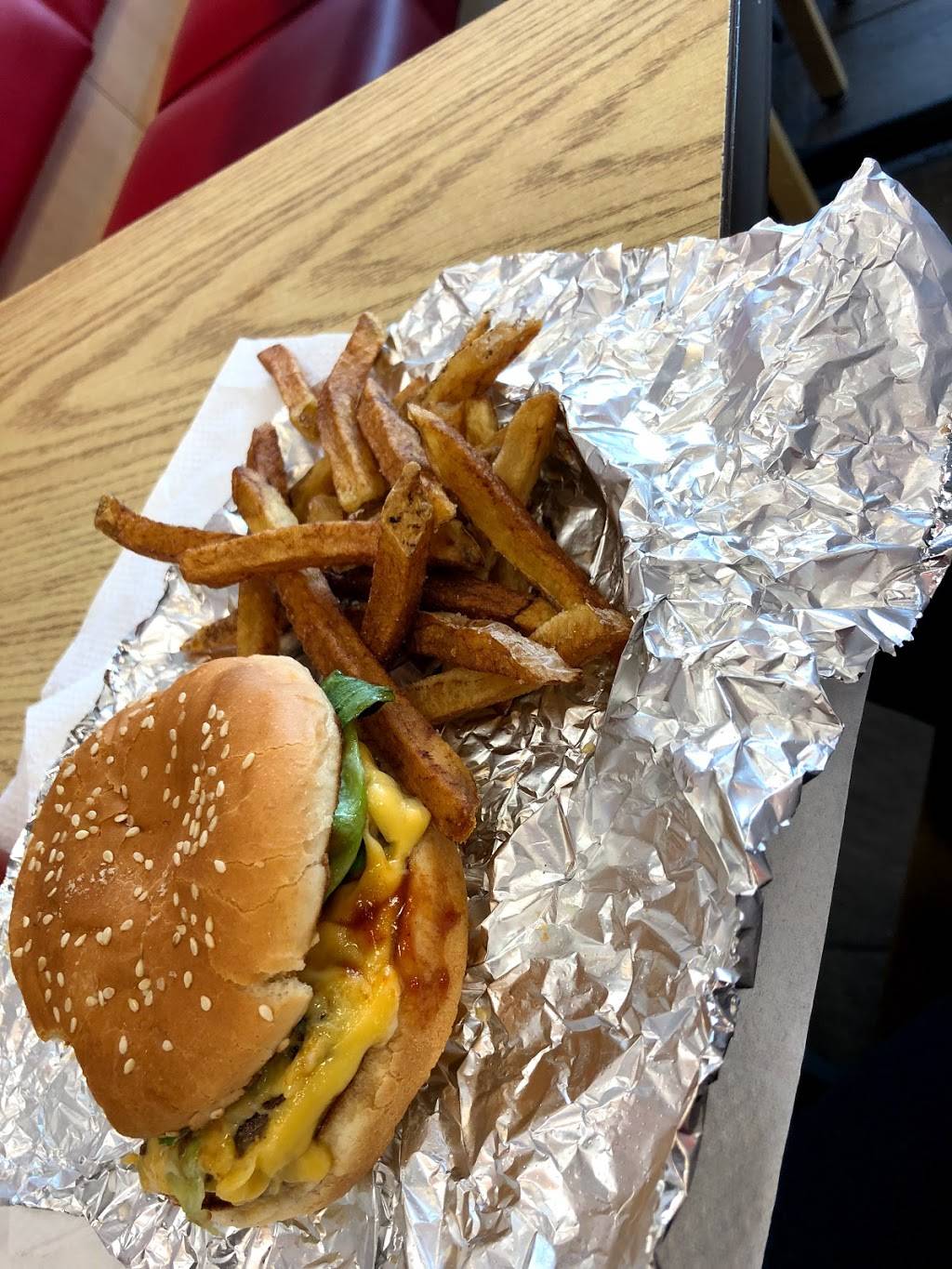 Five Guys | meal takeaway | 1628 Shore Pkwy, Brooklyn, NY 11214, USA | 7183720150 OR +1 718-372-0150