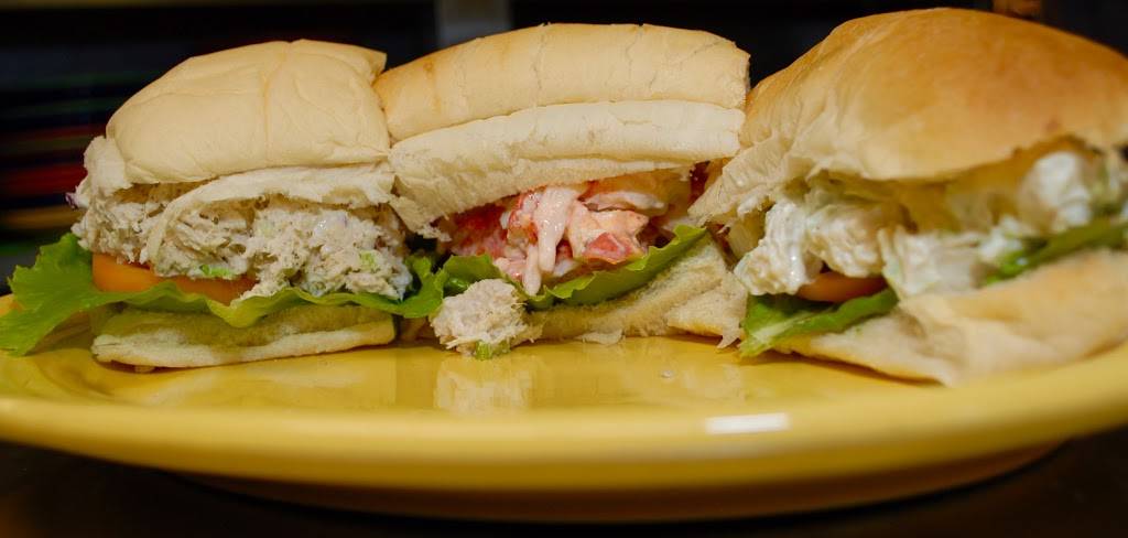 Tan Turtle Tavern | restaurant | 10 Huntington Rd, Northeast Harbor, ME 04662, USA | 2072764000 OR +1 207-276-4000