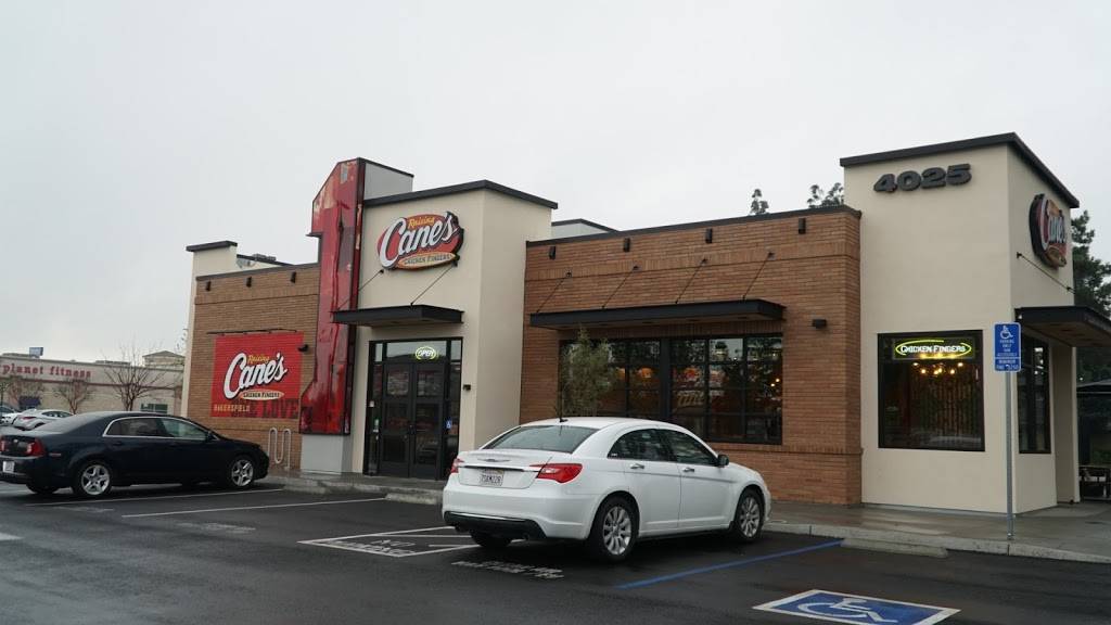 Raising Canes Chicken Fingers | meal takeaway | 4025 California Ave, Bakersfield, CA 93309, USA | 6618630135 OR +1 661-863-0135