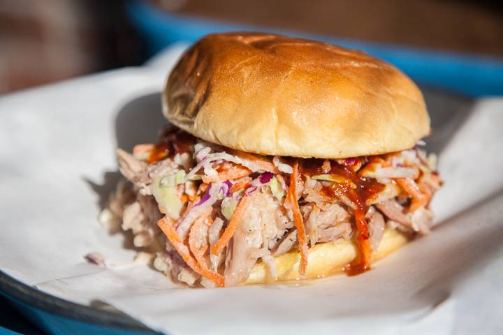 Martins Bar-B-Que Joint | restaurant | 3408 Indian Lake Dr, Louisville, KY 40241, USA | 5022424666 OR +1 502-242-4666