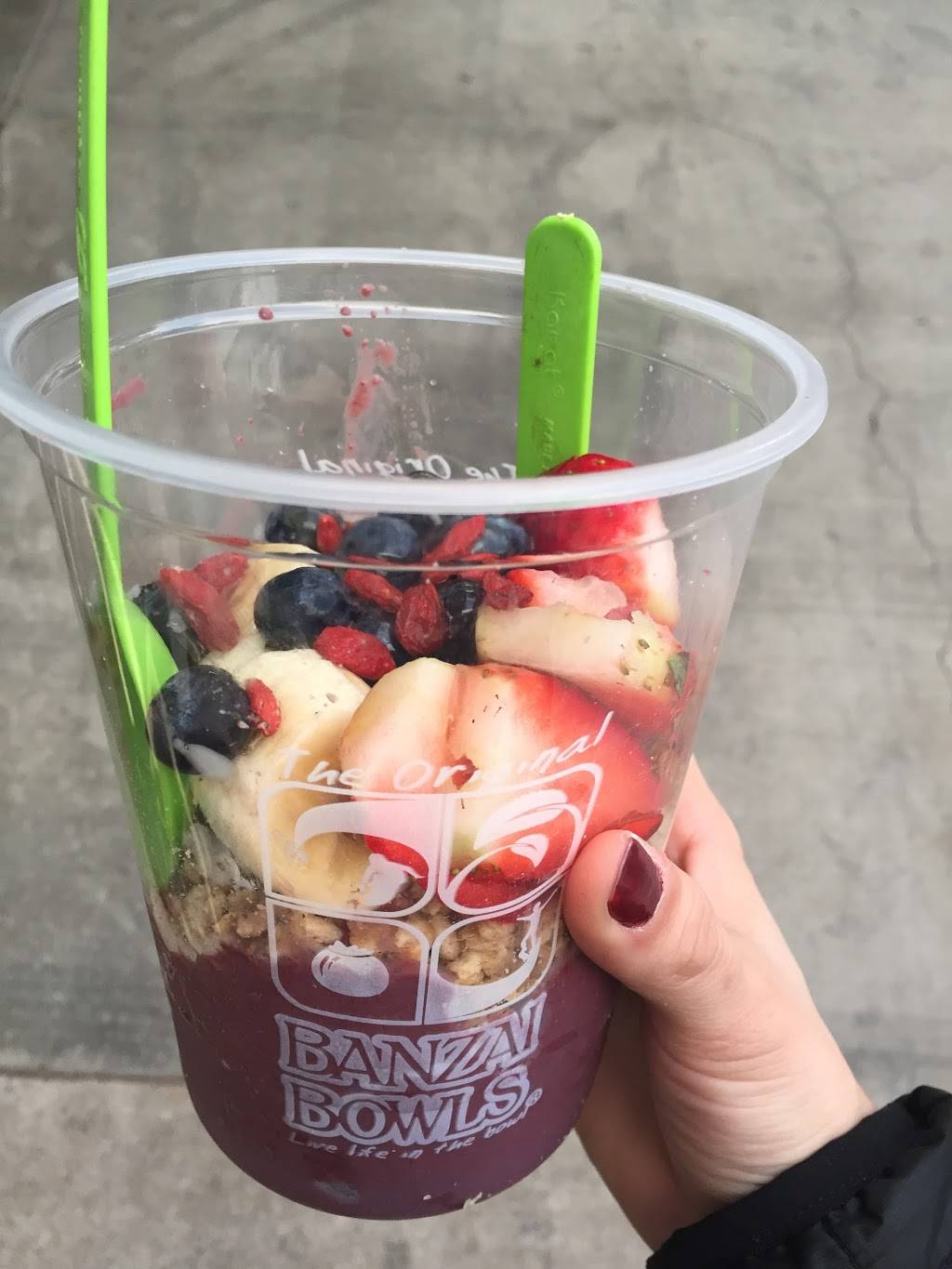 Banzai Bowls | restaurant | 222 5th St, Huntington Beach, CA 92648, USA | 7145943220 OR +1 714-594-3220