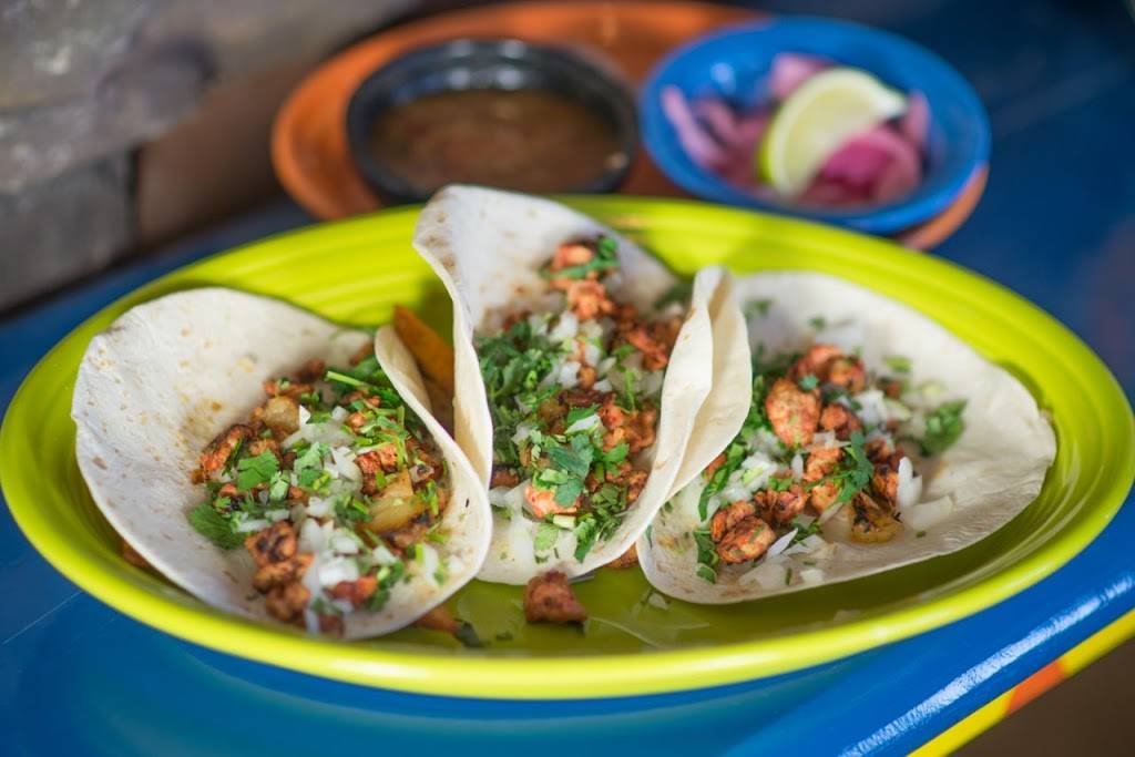 Gustavos Mexican Grill | restaurant | 6402 Westwind Way #1, Crestwood, KY 40014, USA | 5022436950 OR +1 502-243-6950