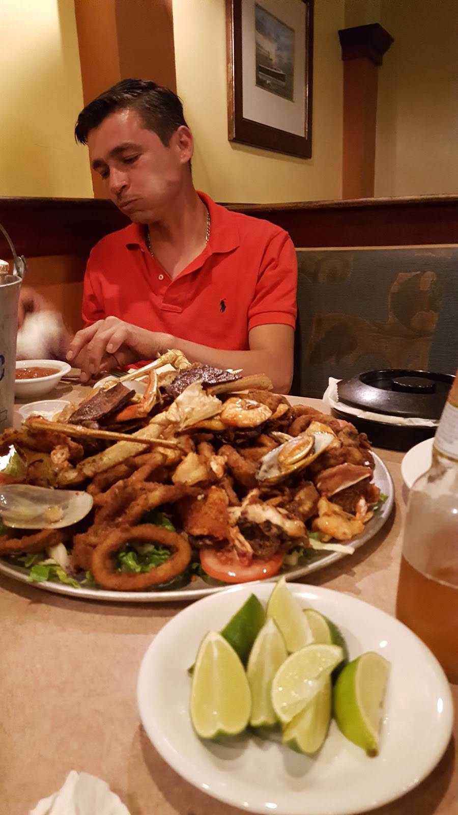 7 Mares | restaurant | 2809 Middlefield Rd, Redwood City, CA 94063, USA | 6503686444 OR +1 650-368-6444