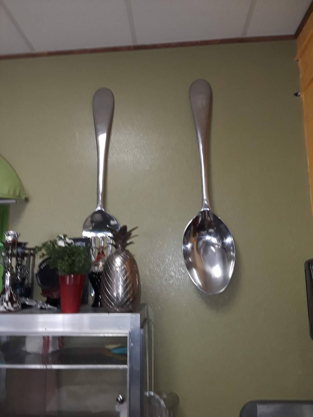 Paloma Café | restaurant | 4073 NW 135th St, Opa-locka, FL 33054, USA | 3056859051 OR +1 305-685-9051