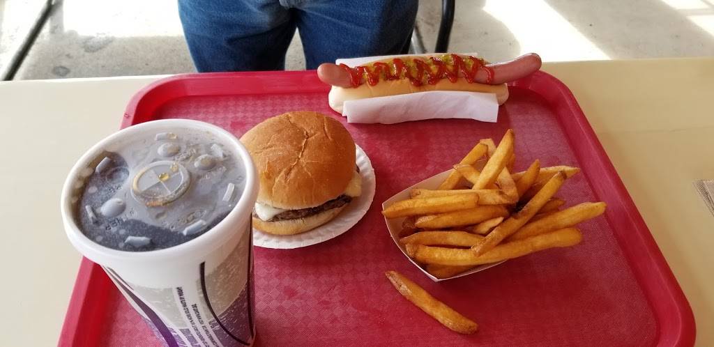 Toms Hot Dog | restaurant | 61 State Rd, Whately, MA 01093, USA | 4136652931 OR +1 413-665-2931