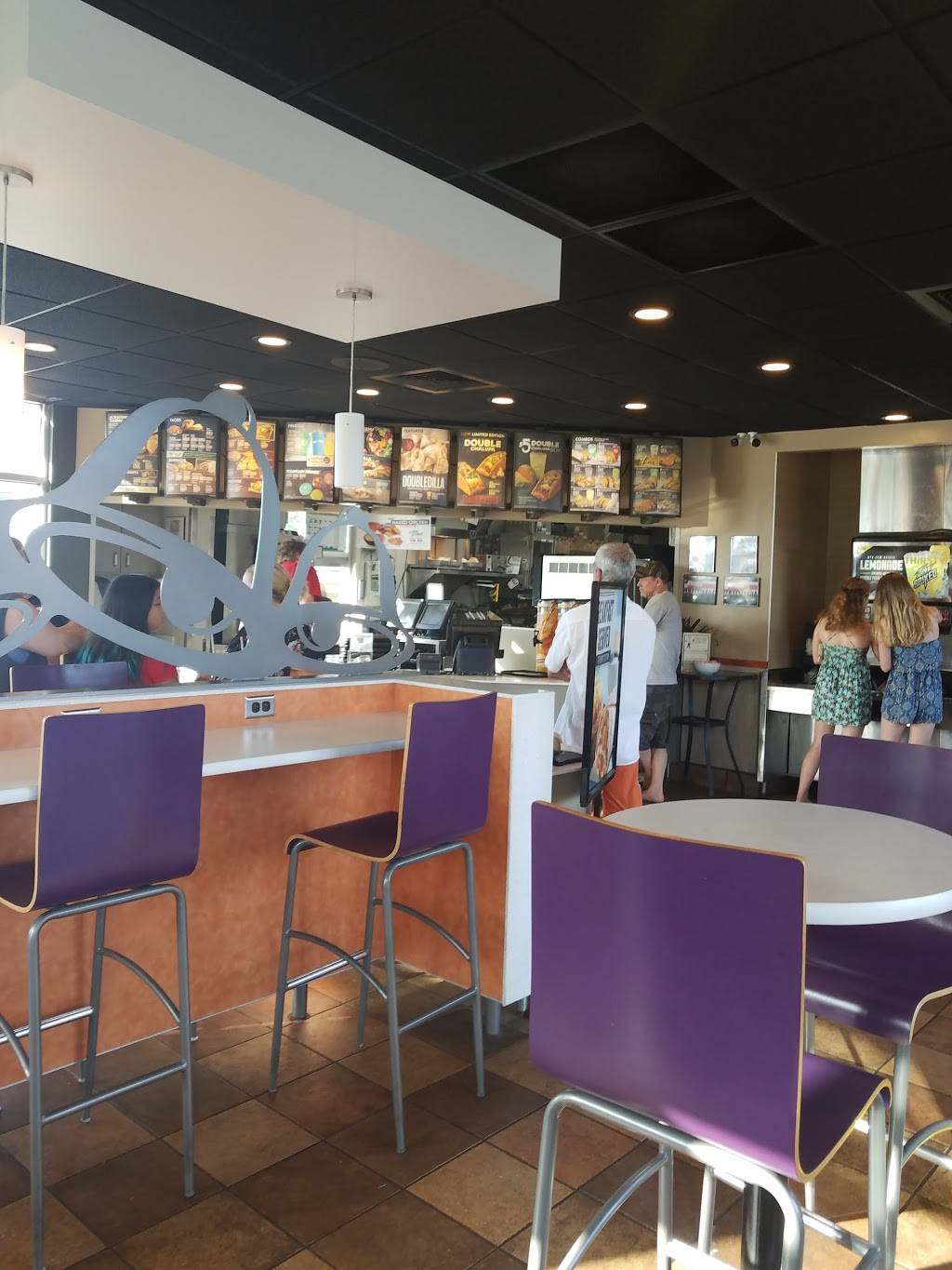 Taco Bell | meal takeaway | 1210 Hwy 321 NW, Hickory, NC 28601, USA | 8283040035 OR +1 828-304-0035