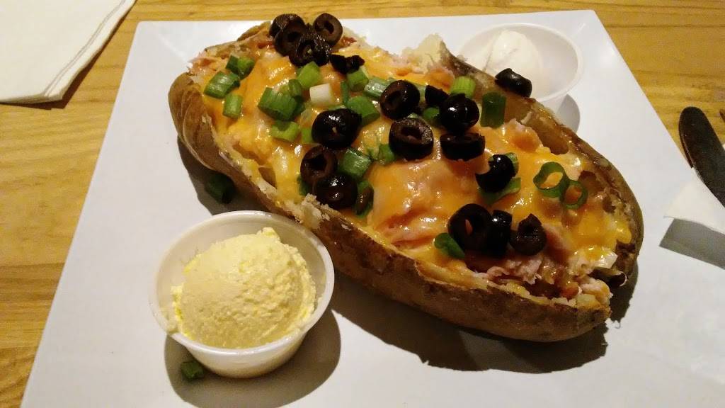 Sweet Peppers Deli | restaurant | 921 Main St, Tupelo, MS 38801, USA | 6628404475 OR +1 662-840-4475