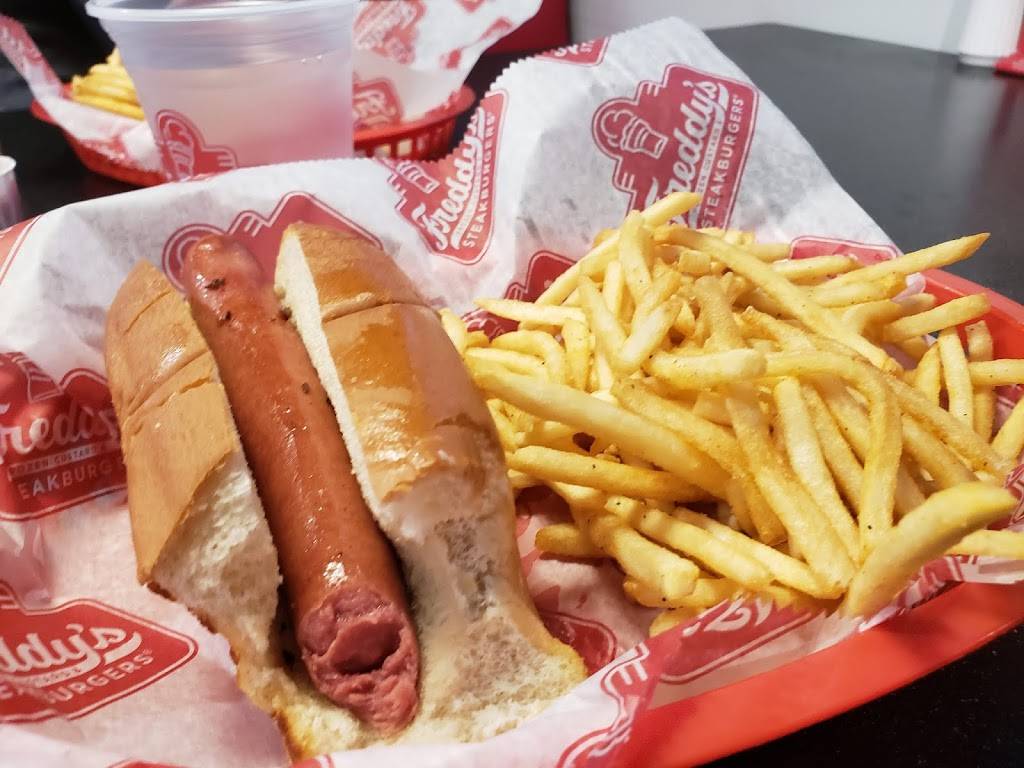 Freddys Frozen Custard & Steakburgers | restaurant | 3889 Veterans Memorial Pkwy, St Peters, MO 63376, USA | 6362445026 OR +1 636-244-5026