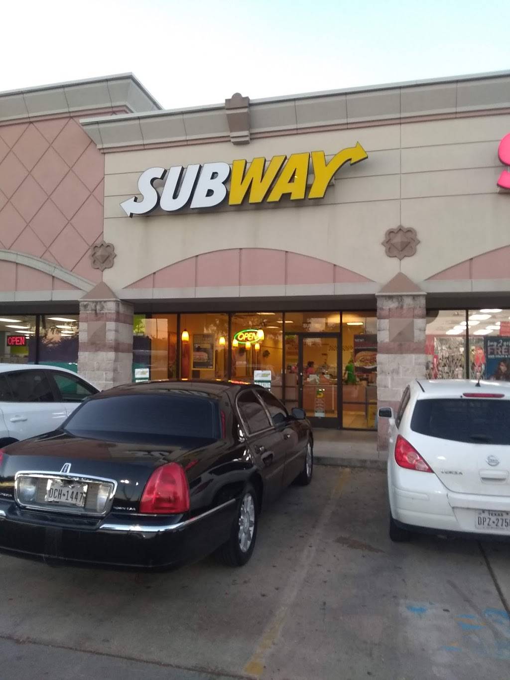 Subway | restaurant | 5900 Chimney Rock Rd, Houston, TX 77081, USA | 7136649513 OR +1 713-664-9513