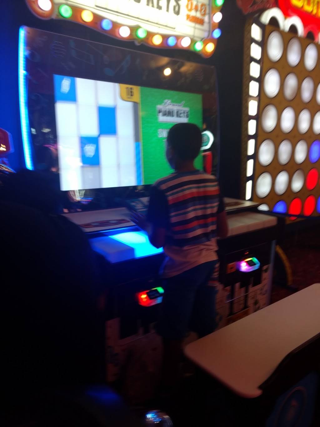 Celebration Station | restaurant | 509 Westline Dr, Oklahoma City, OK 73108, USA | 4059427888 OR +1 405-942-7888