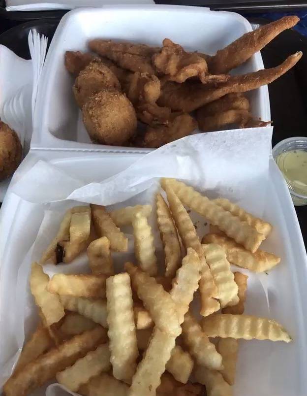 Old Bay Seafood | restaurant | 2125 Starmount Pkwy, Chesapeake, VA 23321, USA | 7574051239 OR +1 757-405-1239