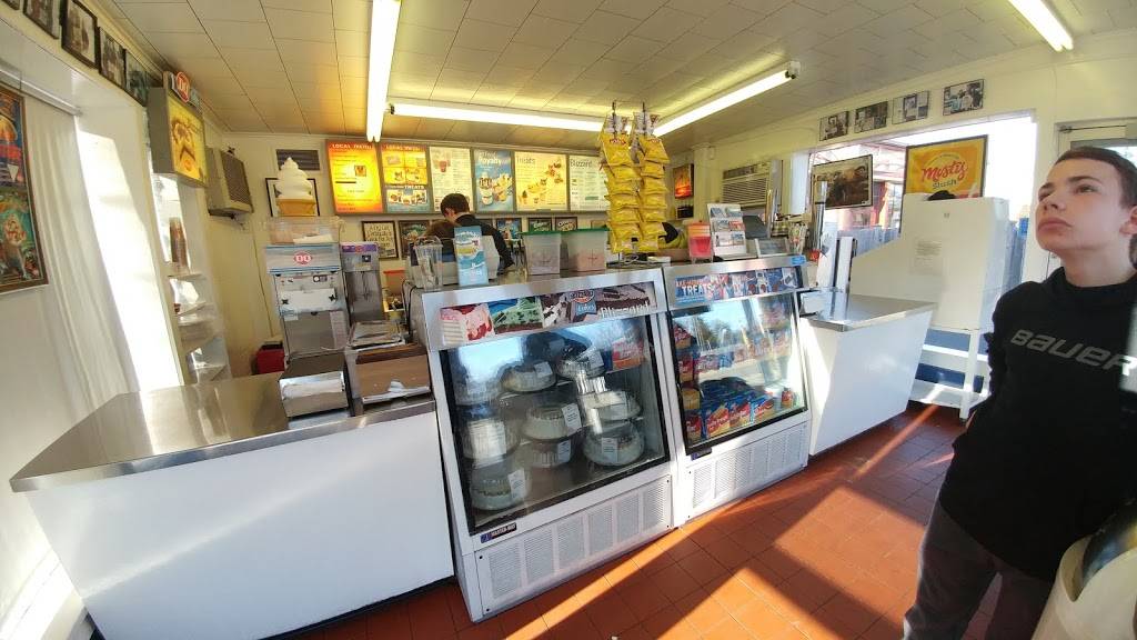 Dairy Queen - Seasonally | restaurant | 3510 Lake Ave, Wilmette, IL 60091, USA | 8472518727 OR +1 847-251-8727