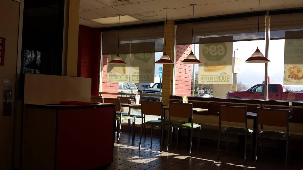 Del Taco | meal takeaway | 17292 Main St, Hesperia, CA 92345, USA | 7602448262 OR +1 760-244-8262