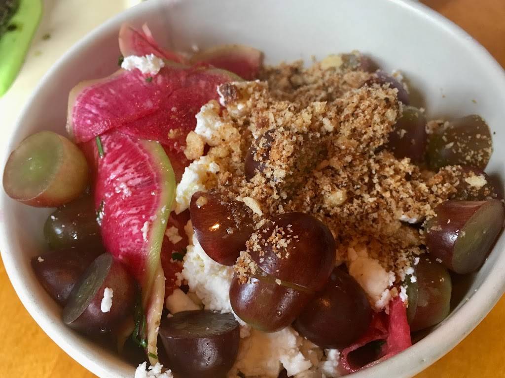 Réservoir | restaurant | 9 Avenue Duluth E, Montréal, QC H2W 1G7, Canada | 5148497779 OR +1 514-849-7779