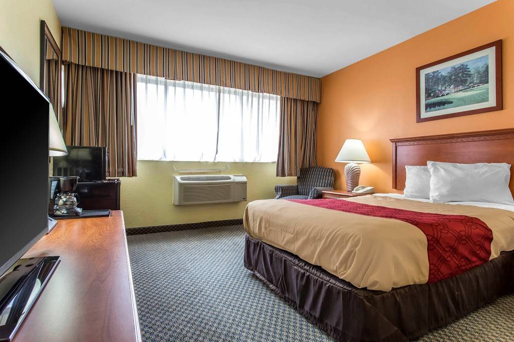 Econo Lodge & Suites | restaurant | 408 W Morganton Rd, Southern Pines, NC 28387, USA | 9106922063 OR +1 910-692-2063
