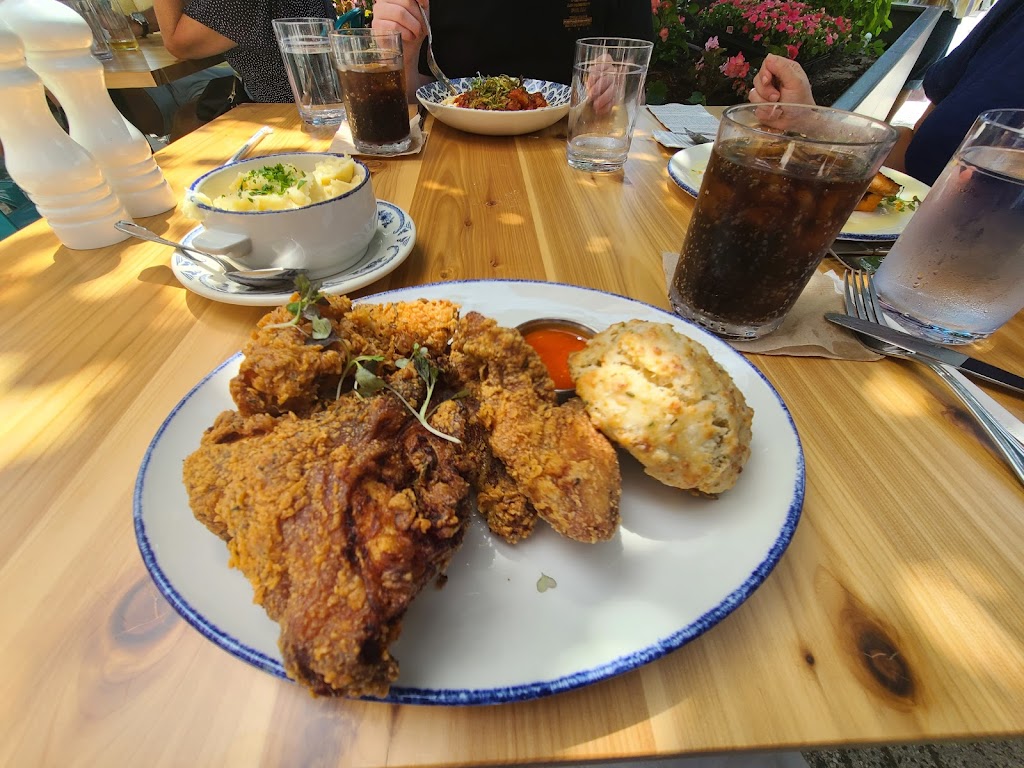 Chef Art Smith’s Reunion | restaurant | 600 E Grand Ave, Chicago, IL 60611, USA | 3122241415 OR +1 312-224-1415