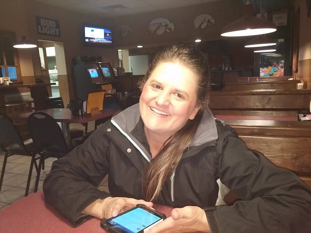 Pizza Place | restaurant | 126 Franklin St, Center Point, IA 52213, USA | 3198492559 OR +1 319-849-2559