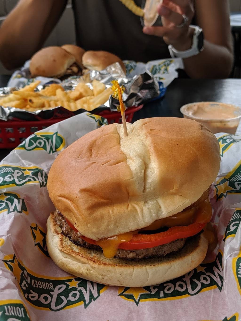 MoJoes Burger Joint | restaurant | 620 Glenwood Ave, Raleigh, NC 27603, USA | 9198326799 OR +1 919-832-6799