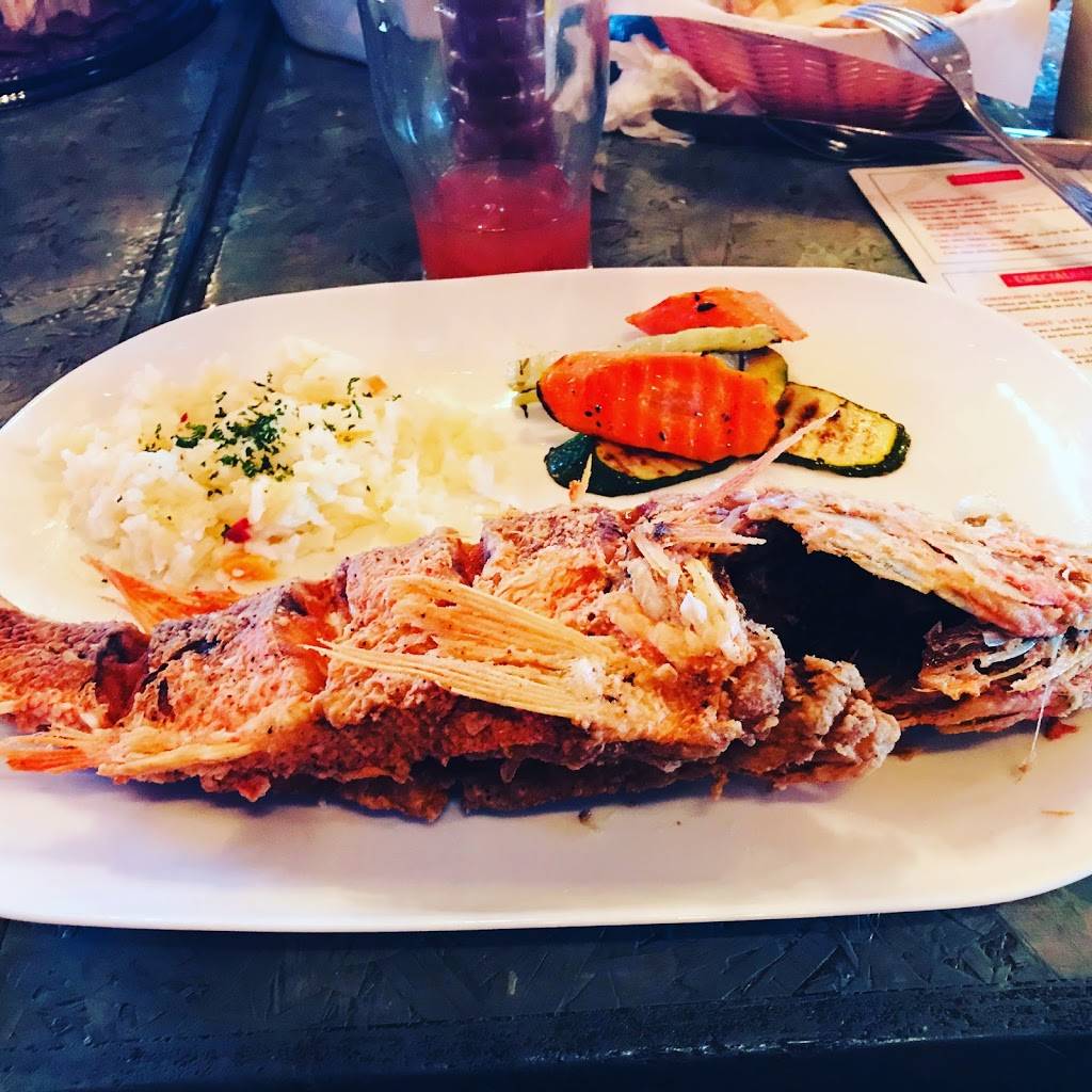 La Perla Mariscos | restaurant | Carretera Tijuana- Ensenada, Blvd. Benito Juárez No. 300, Parcelas, 22710 Rosarito, B.C., Mexico | 016611040023 OR +52 661 104 0023