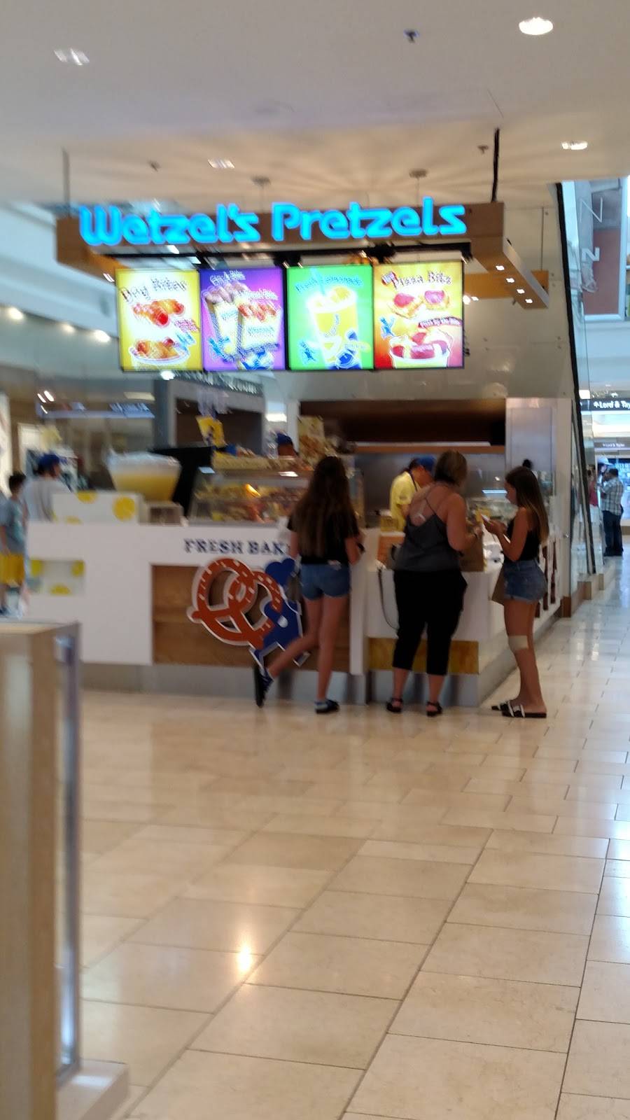 Wetzels Pretzels | restaurant | 1 Garden State Plaza Blvd #9240, Paramus, NJ 07652, USA | 2018430768 OR +1 201-843-0768