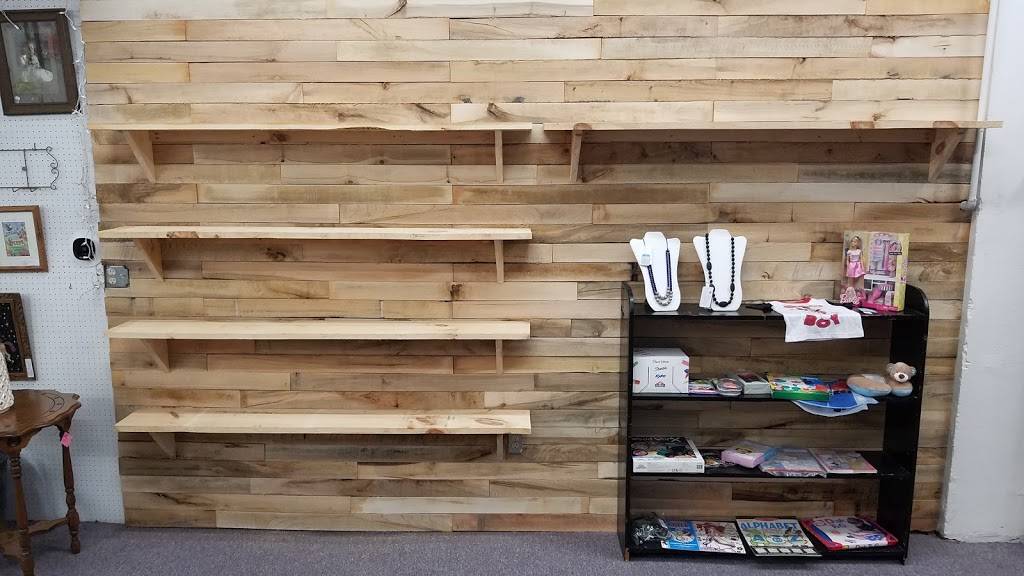 The County Seat Coffeehouse and Gifts | cafe | 147 E Center St, Ithaca, MI 48847, USA | 9898754096 OR +1 989-875-4096